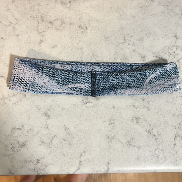 Lululemon luxtreme training headband - Picture 3 of 5